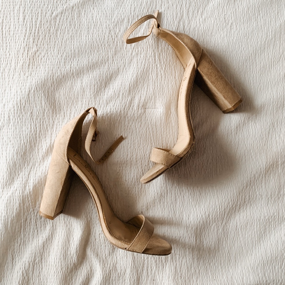 *SOLD* Lulu's Tan Block Heel Sandals